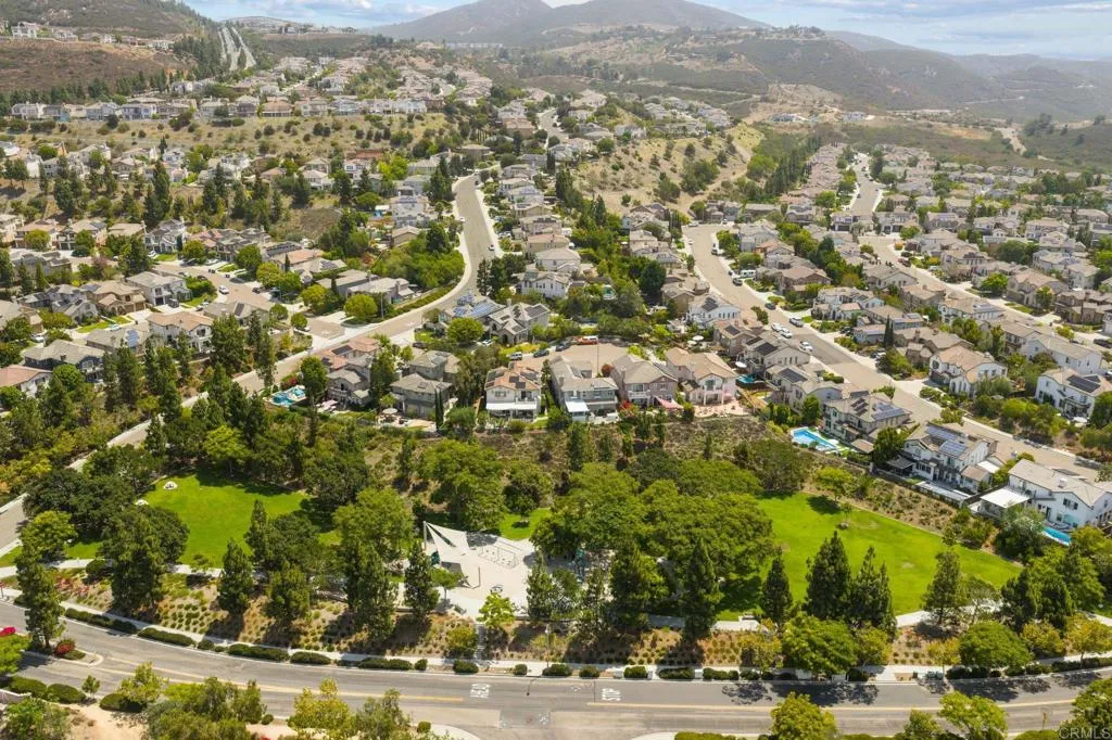 https://cdn.realtyfeed.com/cdn/127/306775270/4e897ec52f67edd42584d30a1cce97b6.webp