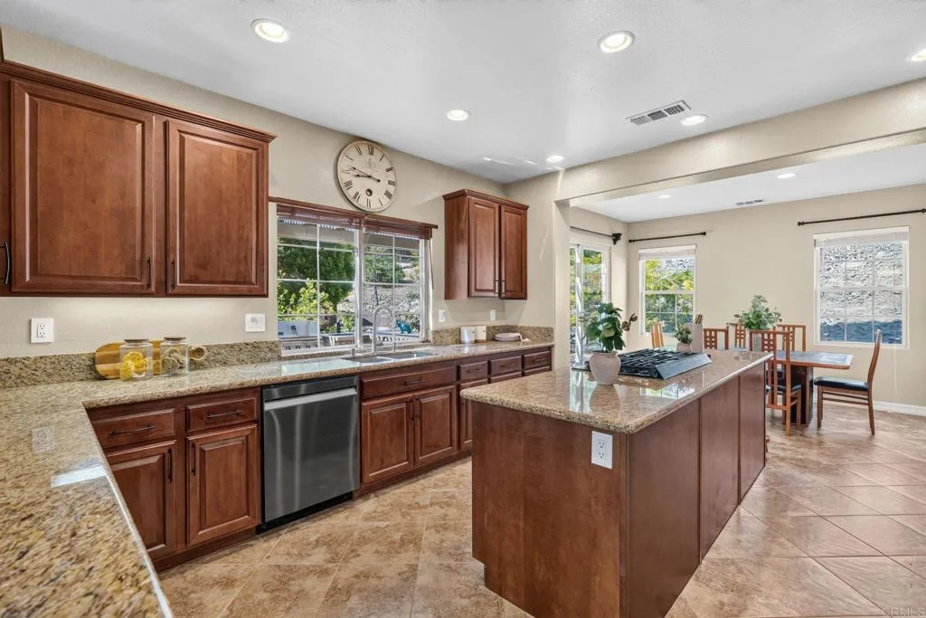 https://cdn.realtyfeed.com/cdn/127/306775270/7289c3d3f9067db38abeac945080b6d0.webp