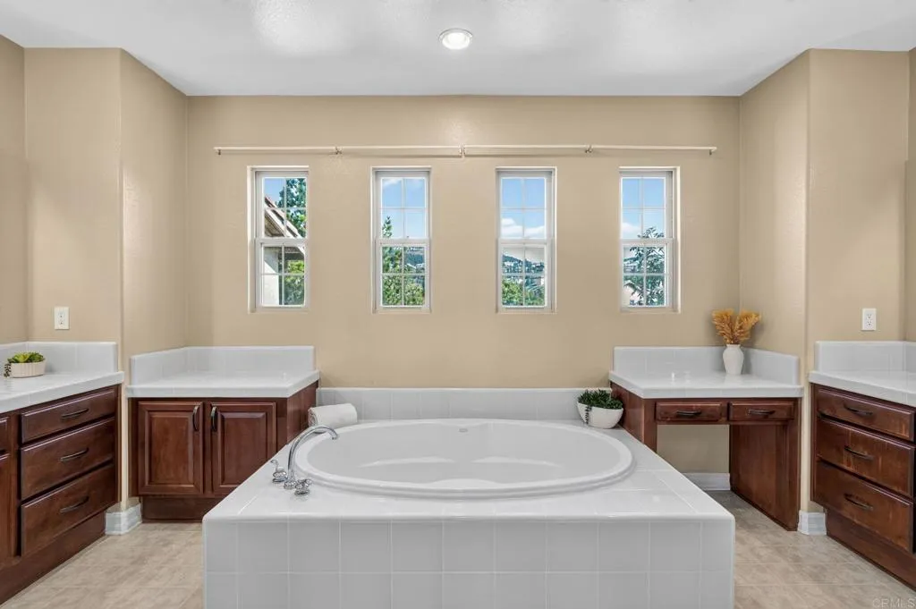 https://cdn.realtyfeed.com/cdn/127/306775270/7569d87ff452f3277a42224da09246db.webp