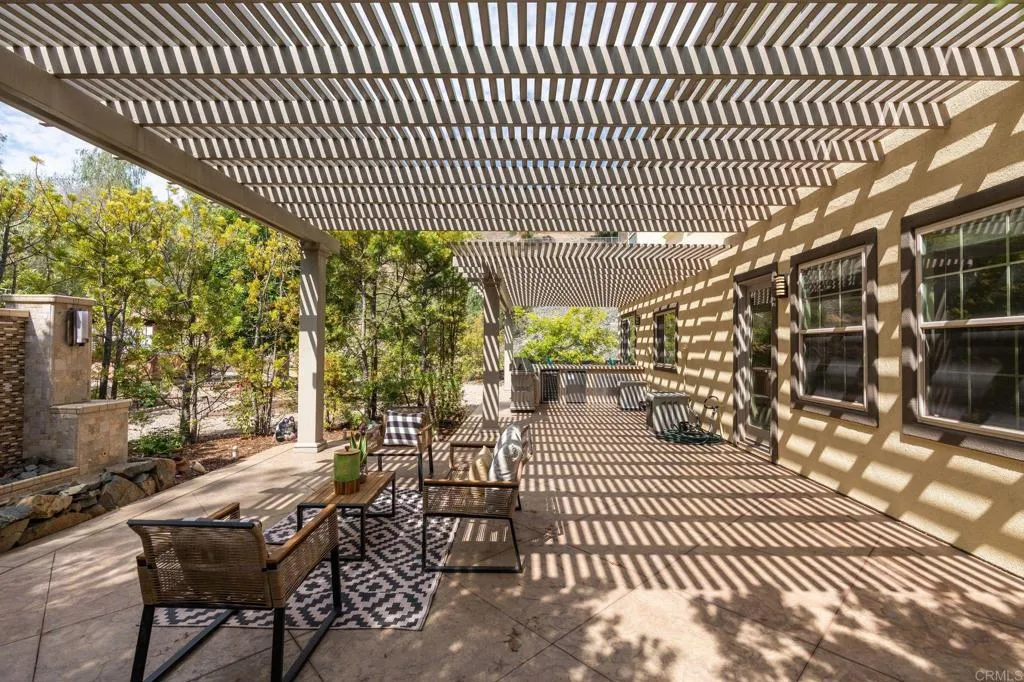 https://cdn.realtyfeed.com/cdn/127/306775270/7ecd9717002e7a91f4803a950b7e8d39.webp