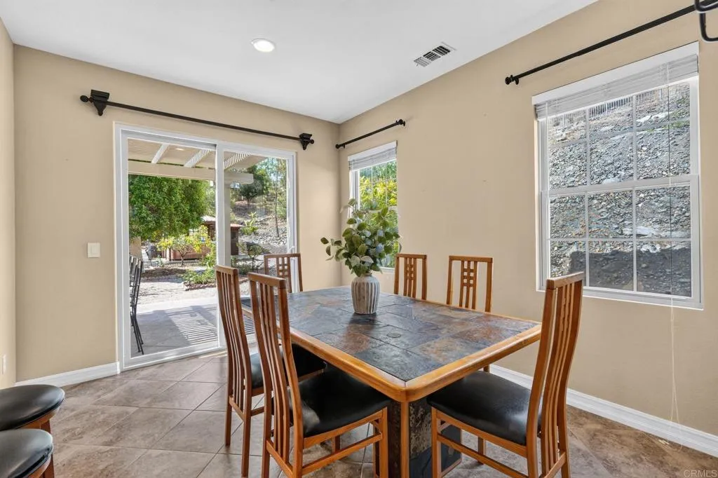 https://cdn.realtyfeed.com/cdn/127/306775270/ec657cb5047ae123f1cb0d962c635d89.webp