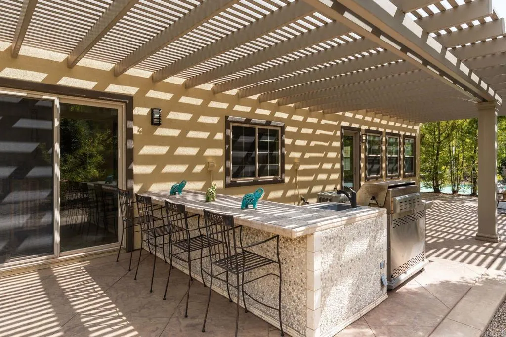 https://cdn.realtyfeed.com/cdn/127/306775270/f75445d7d6fdd0fd06c97f05997ef53c.webp