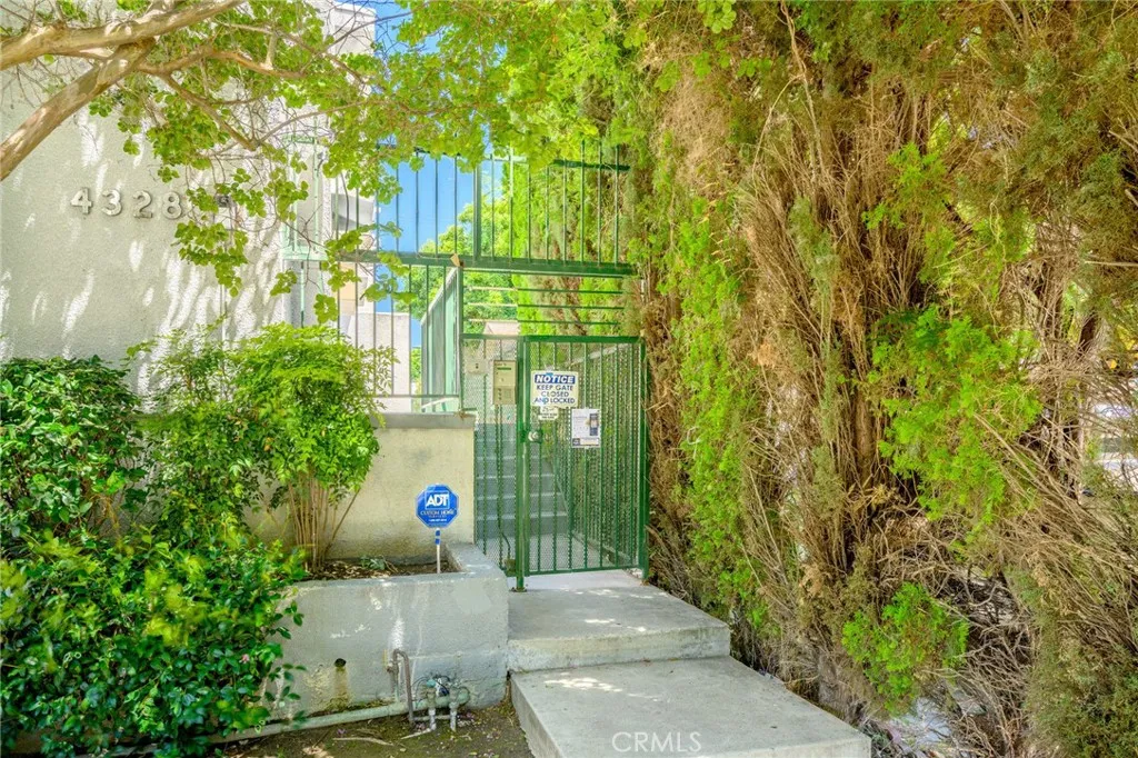 4328 Whitsett Avenue, Studio City, CA 91604 - Photo 2 of 25, Studio City, CA