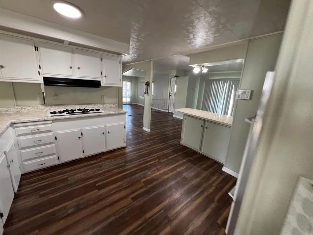 https://cdn.realtyfeed.com/cdn/127/306775316/01aa39f6b845e120d0a0528fa54e29e2.webp
