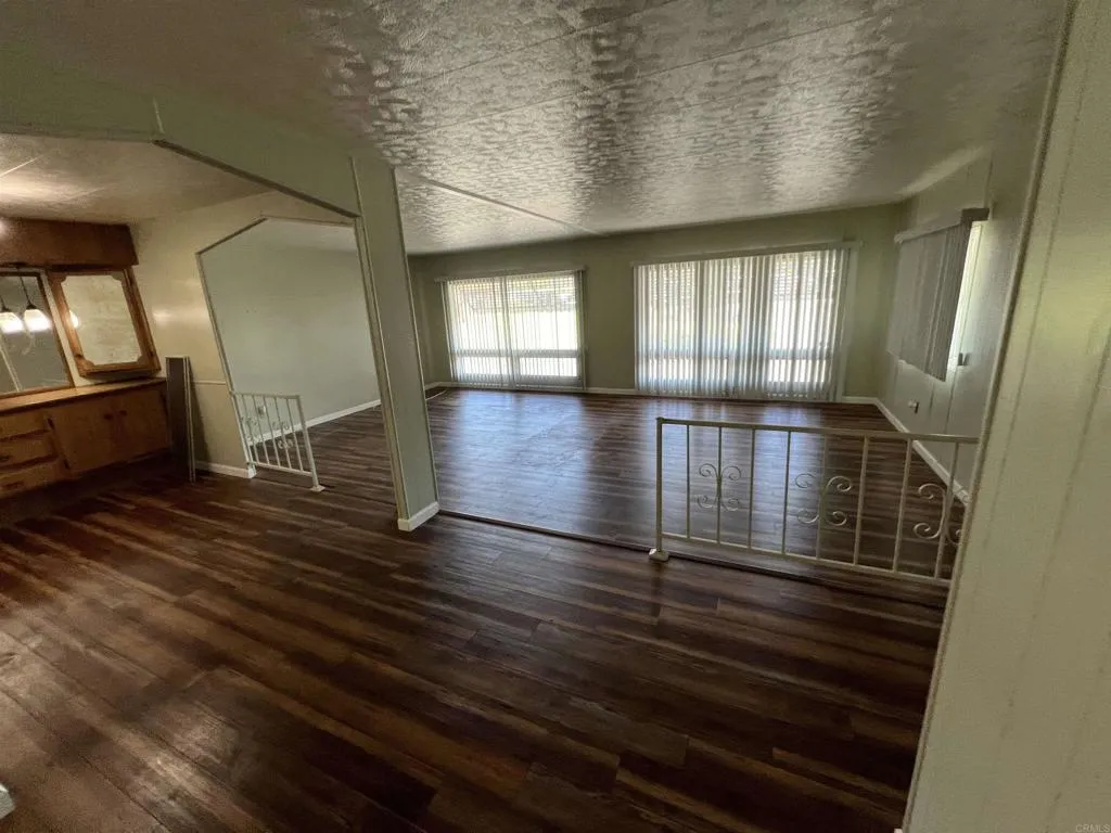 https://cdn.realtyfeed.com/cdn/127/306775316/16e17afbe7b214381d392fb707e8156b.webp