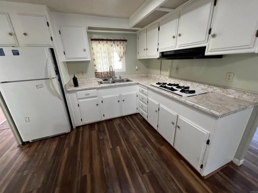 https://cdn.realtyfeed.com/cdn/127/306775316/a754d103477163767270478567f1a611.webp