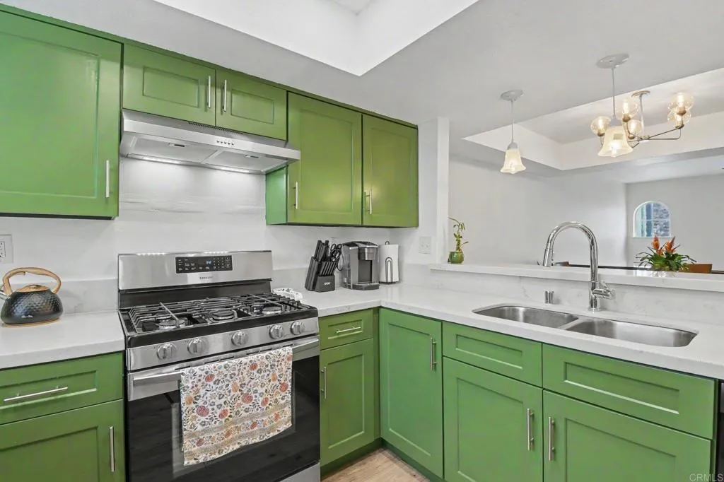 https://cdn.realtyfeed.com/cdn/127/306775326/7b2ff6bf8f727e5ceb3a251d4a2992d3.webp