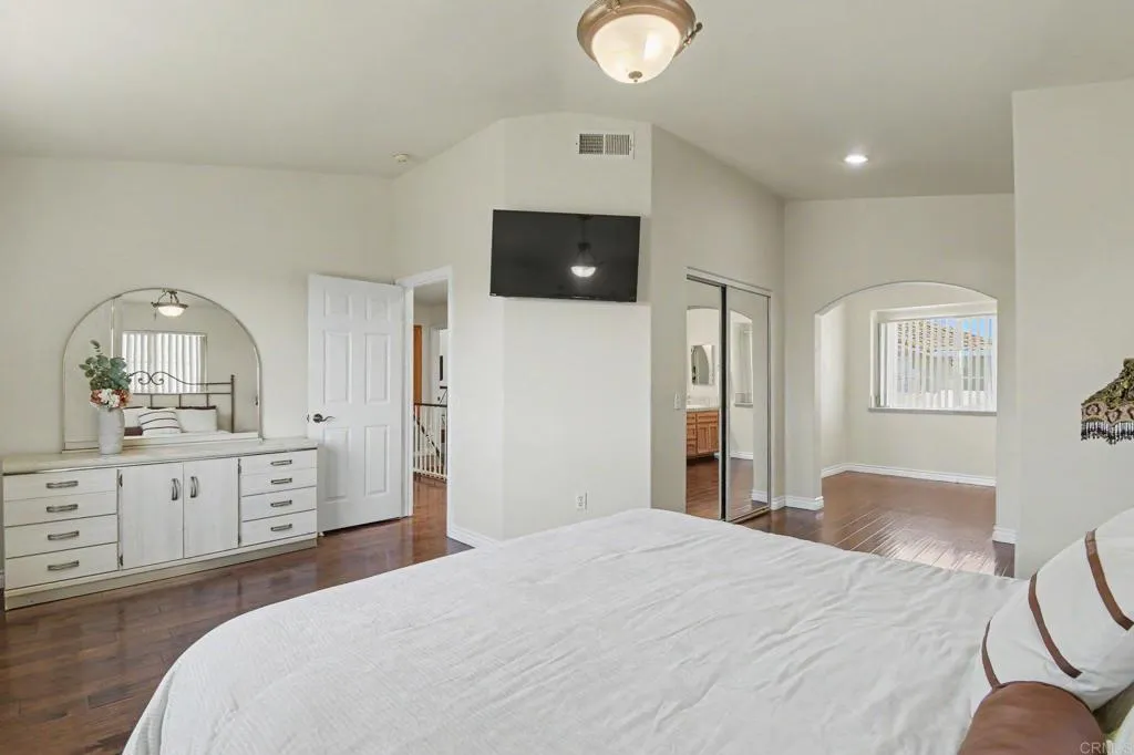 https://cdn.realtyfeed.com/cdn/127/306775362/3db0c3f2c9704e66e534e514489ef0f9.webp
