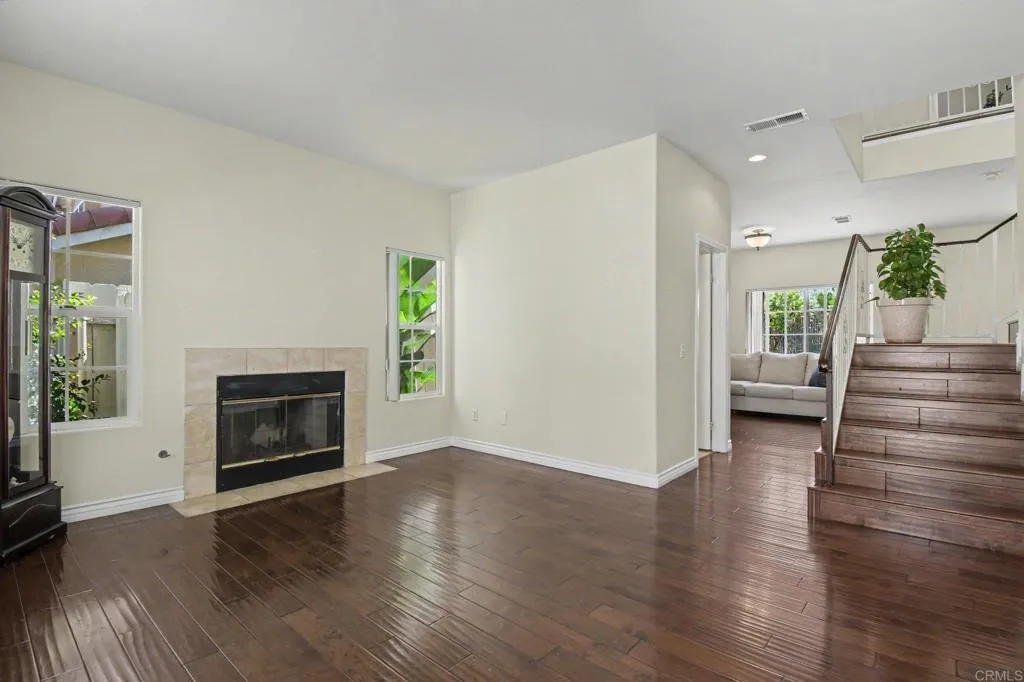 https://cdn.realtyfeed.com/cdn/127/306775362/828baf9c56b5d3fc88fe1c6589e07937.webp