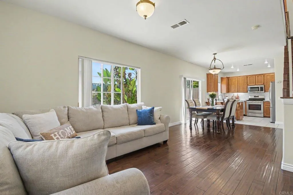 https://cdn.realtyfeed.com/cdn/127/306775362/e1ea7c3ef7da55a2e2c4ff51dc83ab9e.webp