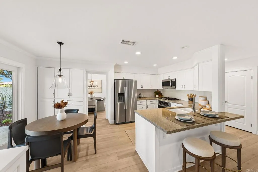 https://cdn.realtyfeed.com/cdn/127/306775367/144092d7164edf41fe6ab0af8d8c358d.webp