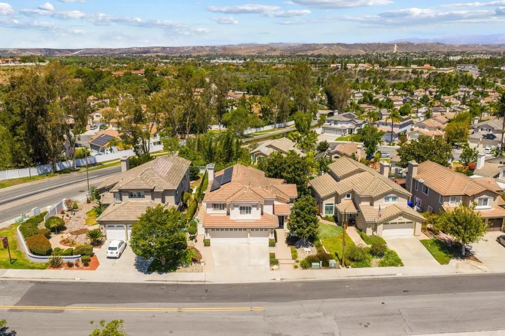 https://cdn.realtyfeed.com/cdn/127/306775367/c6b8608736f55f1b9d8ae8d942f08d67.webp