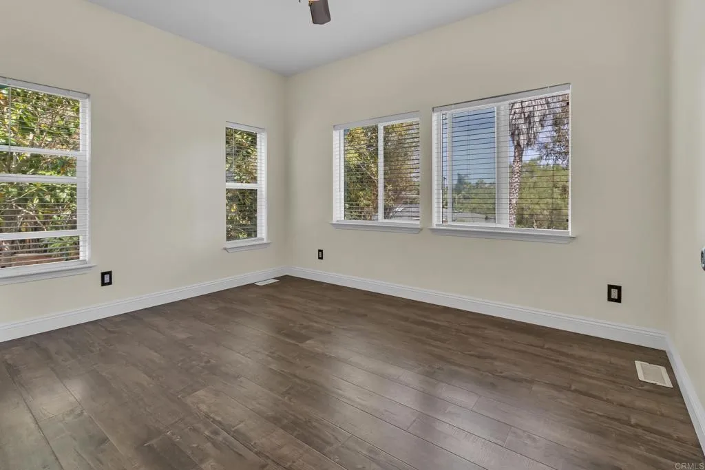 https://cdn.realtyfeed.com/cdn/127/306775414/4f23bf23c22a67be28ff10ee3458c64f.webp