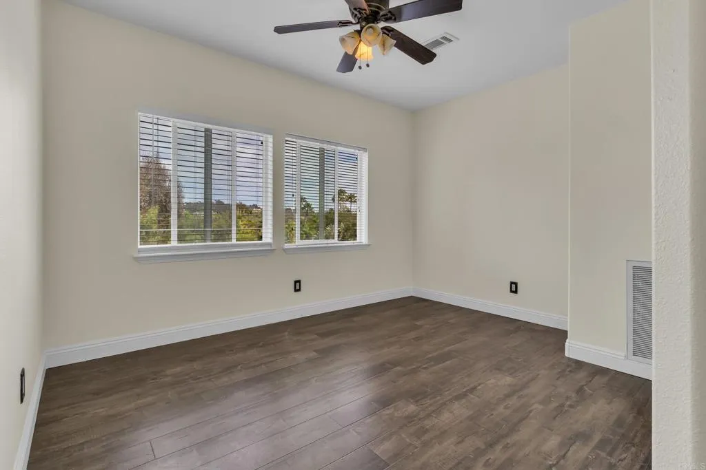 https://cdn.realtyfeed.com/cdn/127/306775414/5024cac54aaee570fc1abf351dae2a4b.webp