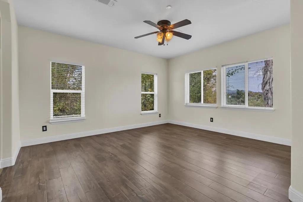 https://cdn.realtyfeed.com/cdn/127/306775414/5a944e96c289a3fdfae9709018131d4a.webp