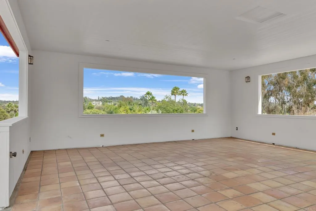 https://cdn.realtyfeed.com/cdn/127/306775414/be6a8b997911605d8fe8cbe4ccdc8cfa.webp