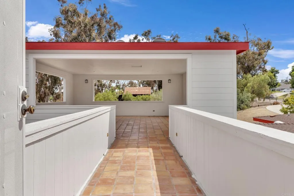 https://cdn.realtyfeed.com/cdn/127/306775414/f59d1afff5b1359f787c25aa801cb2b1.webp