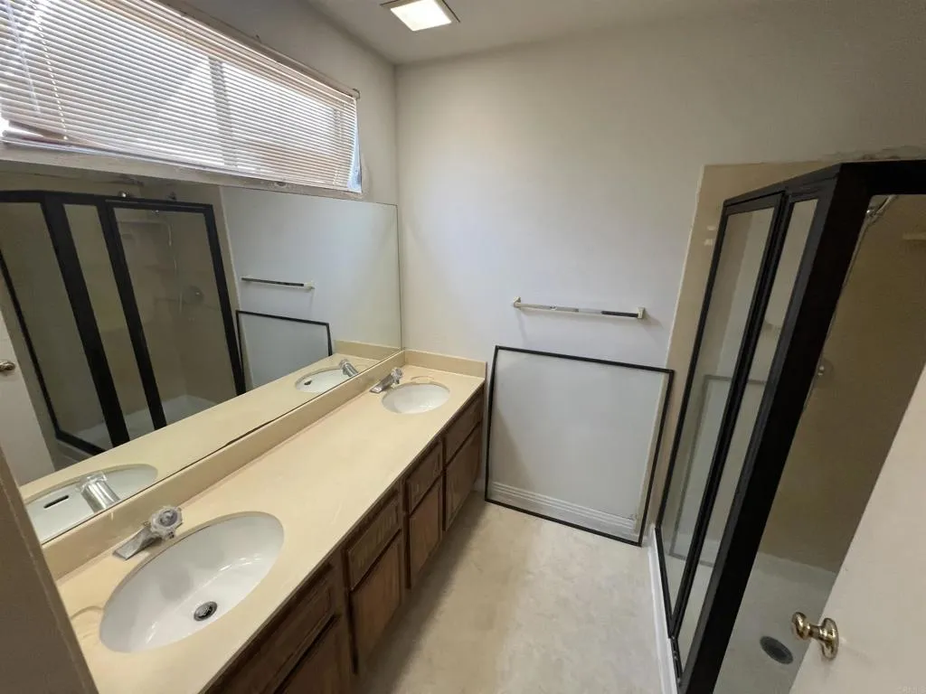 https://cdn.realtyfeed.com/cdn/127/306775440/952e8642d1a6a3bde45c4841e50cd6bf.webp