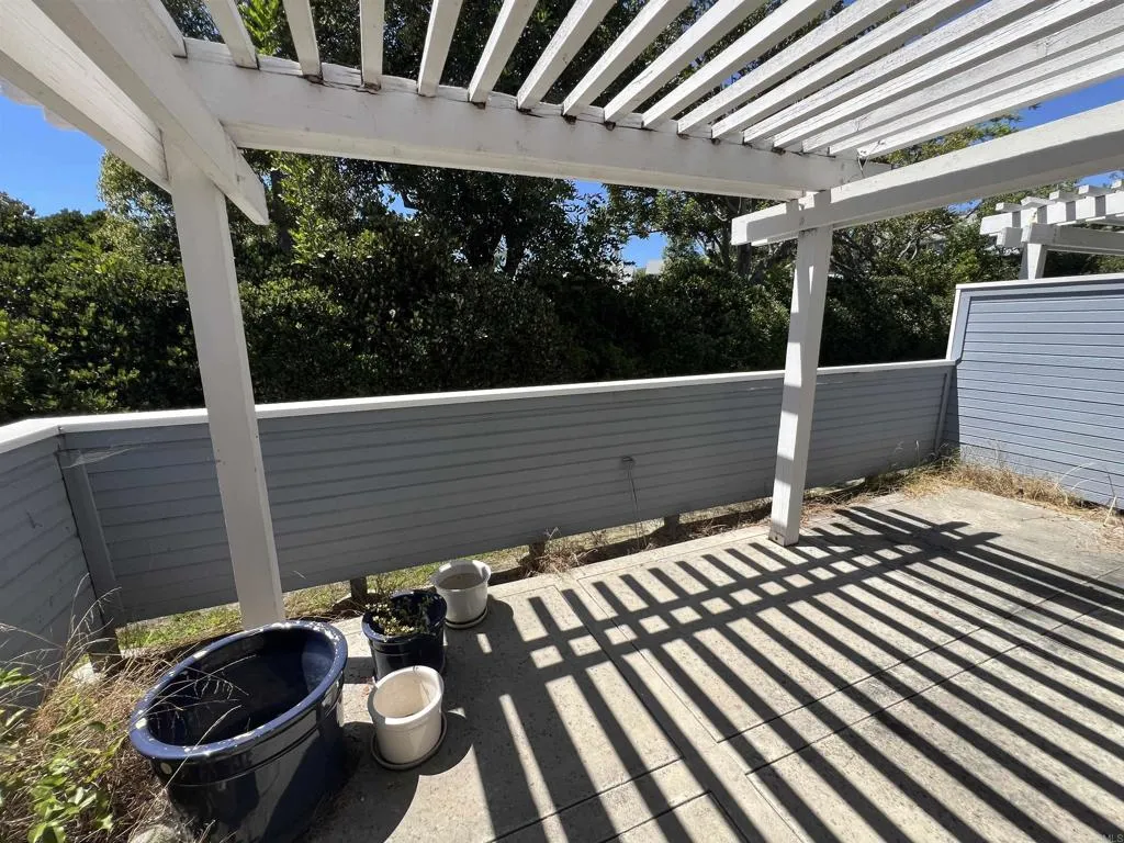 https://cdn.realtyfeed.com/cdn/127/306775440/bcaf15182b9e88060ae78d88fa724263.webp