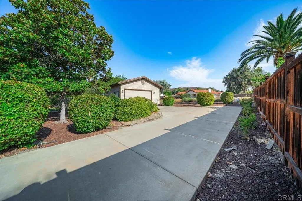 https://cdn.realtyfeed.com/cdn/127/306775453/1887ece1366882f1e3bc7b05e96ab19c.webp