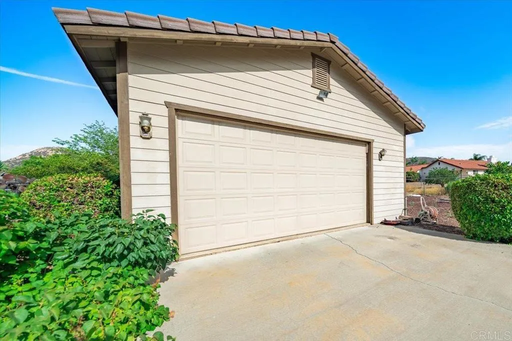 https://cdn.realtyfeed.com/cdn/127/306775453/40ed1190f124ea3d60d256d536cc8387.webp