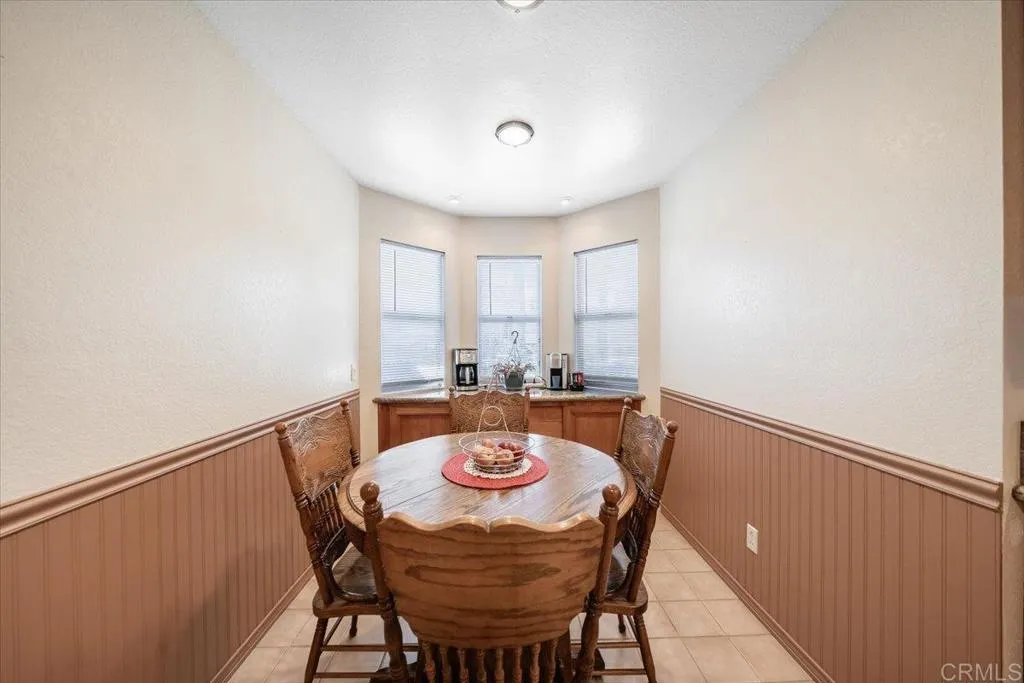 https://cdn.realtyfeed.com/cdn/127/306775453/460653a4c82f9699f118db1b77299ce2.webp