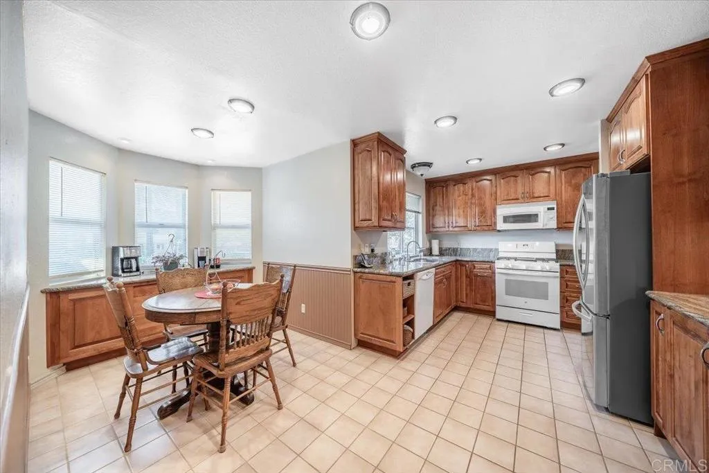 https://cdn.realtyfeed.com/cdn/127/306775453/c9ca53e76b111c9bc15953cfb0899961.webp