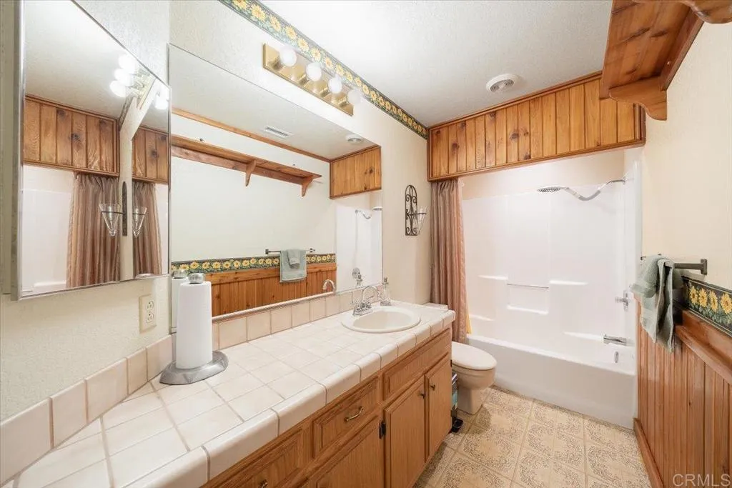 https://cdn.realtyfeed.com/cdn/127/306775453/ce0aa029d67bb29211039aa3acc7d5a0.webp