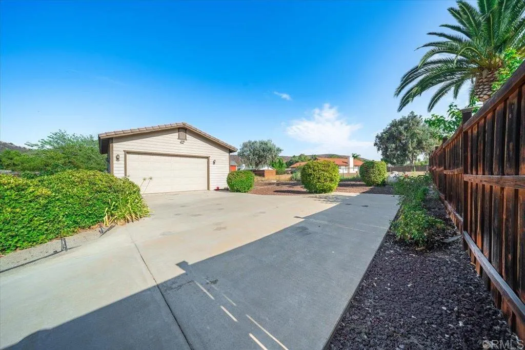 https://cdn.realtyfeed.com/cdn/127/306775453/cfb162d88e2527a078e669dd5ccb85f5.webp