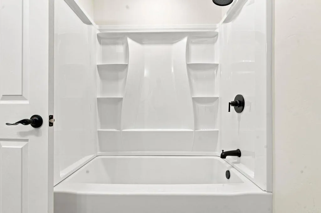 https://cdn.realtyfeed.com/cdn/127/306775454/65dc7a0602d357c3d7511cee8fd921c6.webp