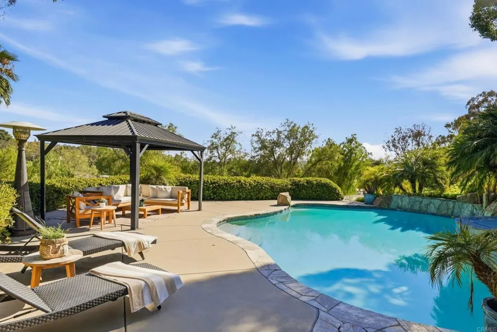 https://cdn.realtyfeed.com/cdn/127/306775455/038c8f387460d0e77325f1d22102af05.webp
