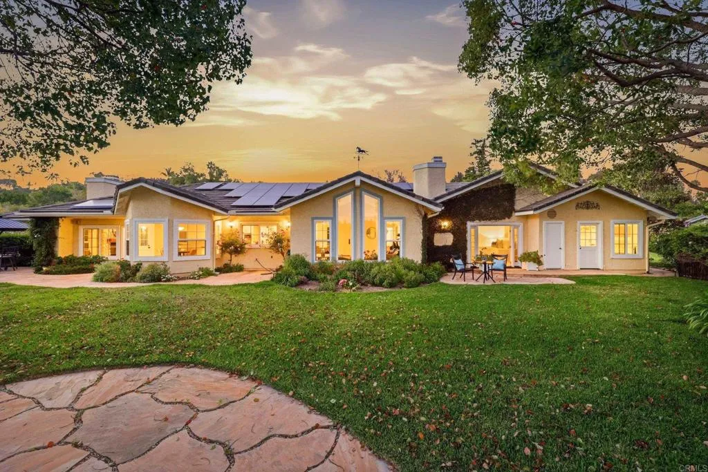 https://cdn.realtyfeed.com/cdn/127/306775455/3233fa11b89f6f2631d9f1298bc30503.webp