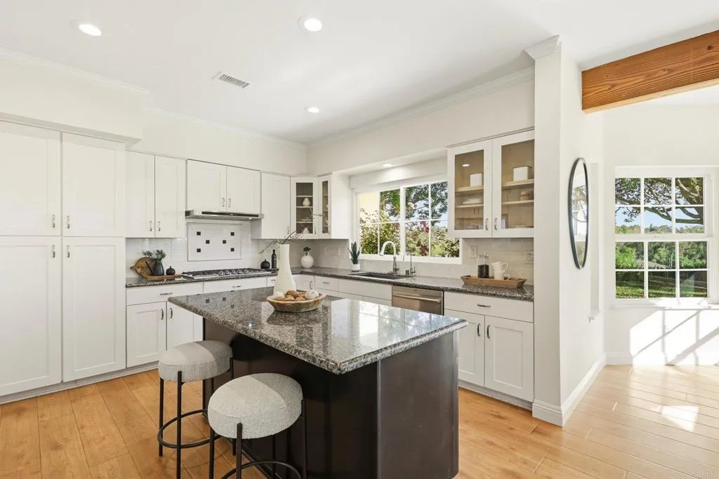 https://cdn.realtyfeed.com/cdn/127/306775455/7cee1a4e56057a97e0a245dbbc6c8fd2.webp