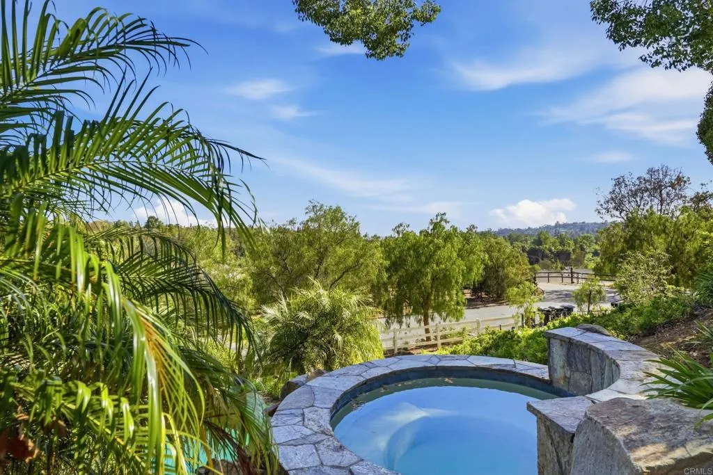 https://cdn.realtyfeed.com/cdn/127/306775455/806147ae46b4f2956a6b6bcb93c2fddd.webp