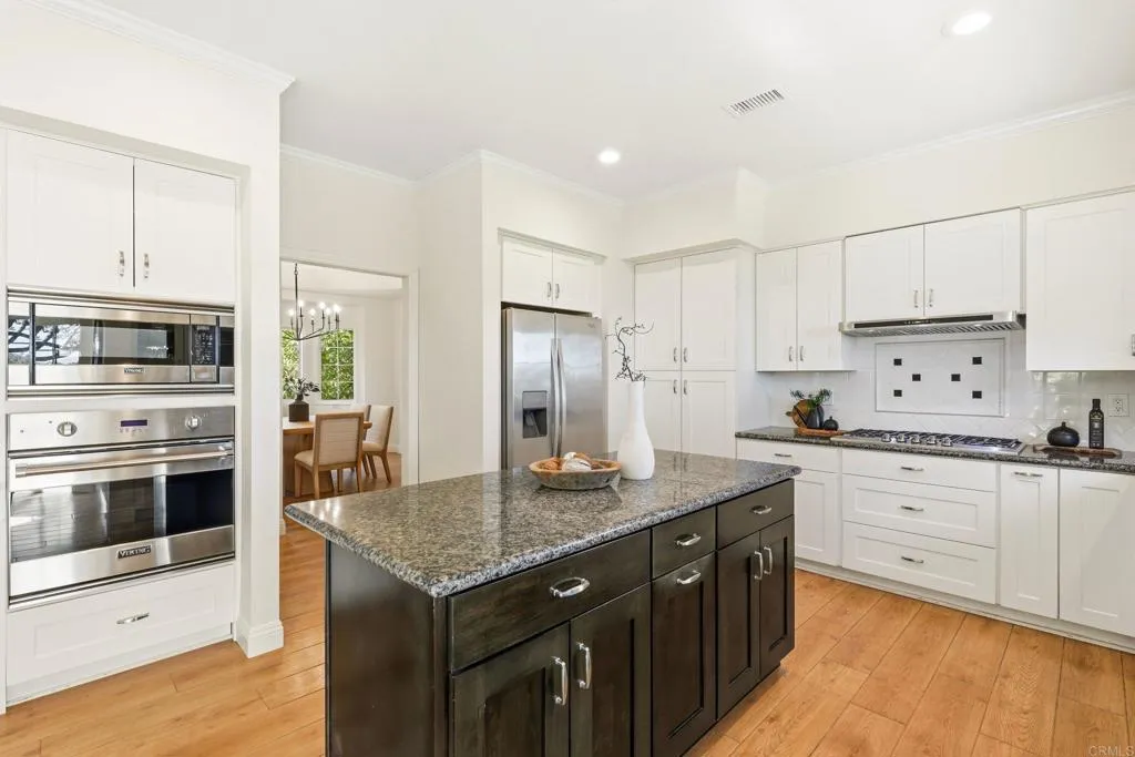https://cdn.realtyfeed.com/cdn/127/306775455/97c1697098b2c77cfaae65fe87d9b530.webp