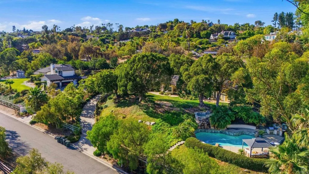 https://cdn.realtyfeed.com/cdn/127/306775455/c4e4079f9b36d4c6c645e017deec1d1a.webp