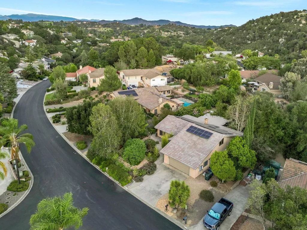 https://cdn.realtyfeed.com/cdn/127/306775471/033afe4f42c209f649e30528a7f7f550.webp