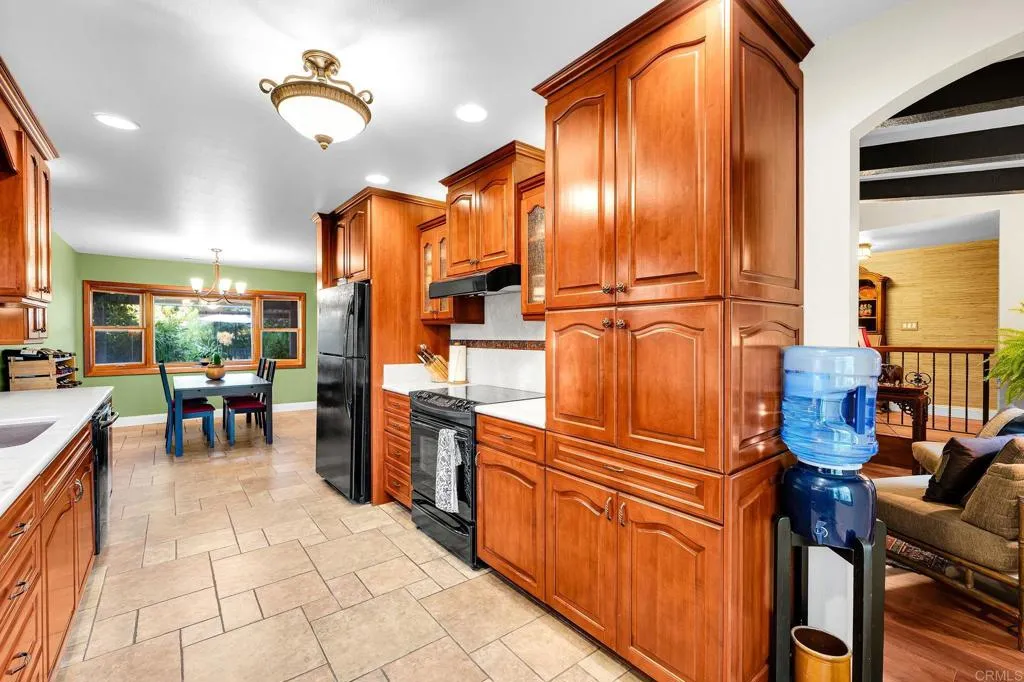 https://cdn.realtyfeed.com/cdn/127/306775471/103e0ca5171a732f8825466aa3aba0f5.webp