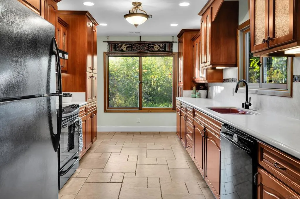 https://cdn.realtyfeed.com/cdn/127/306775471/55612b57a2539710e31609bc39fdce7f.webp