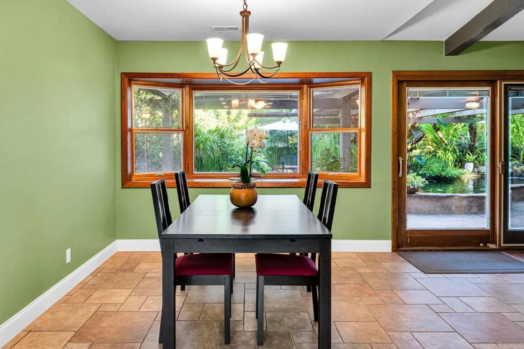https://cdn.realtyfeed.com/cdn/127/306775471/80f3b8e1ef83d5f1394d0994a8fd376e.webp