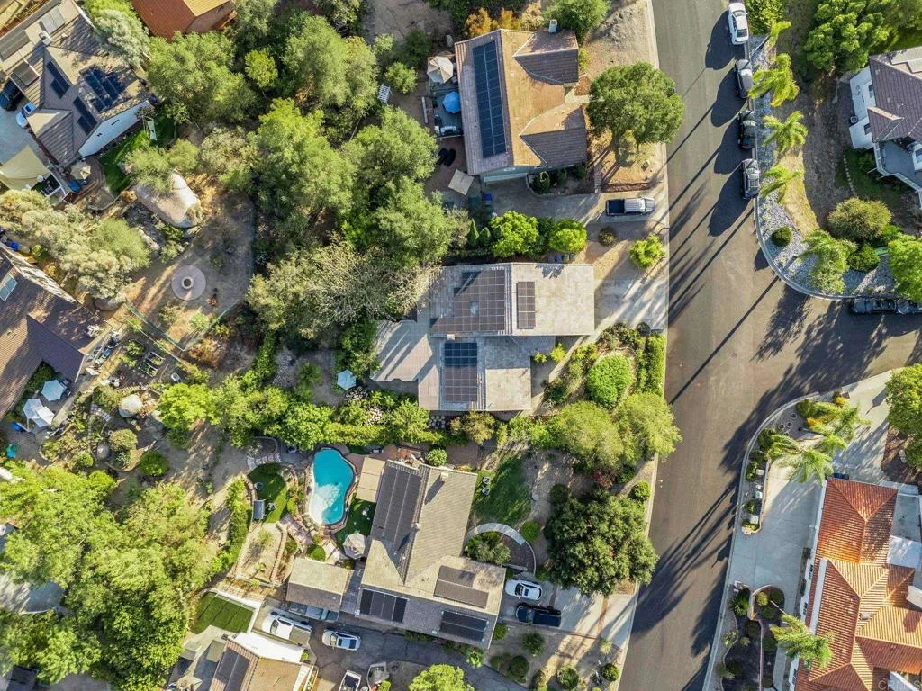 https://cdn.realtyfeed.com/cdn/127/306775471/8df609621259b4735ddac705cb44a139.webp