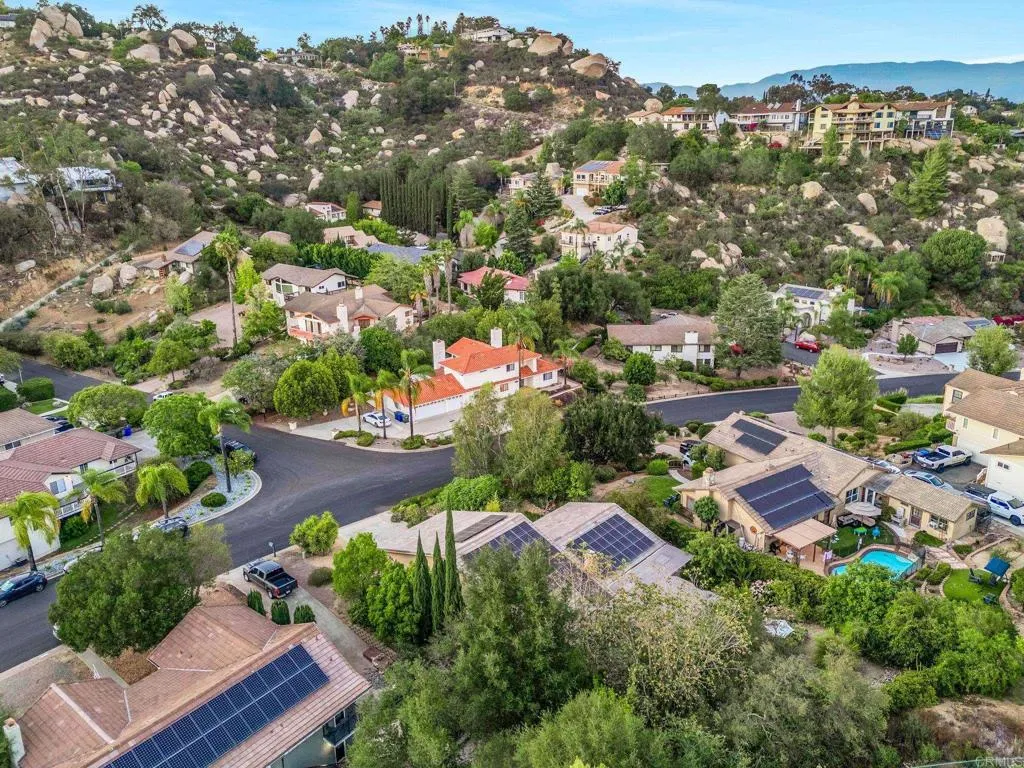 https://cdn.realtyfeed.com/cdn/127/306775471/becbe1cff116145b2d8aa2a31963d67d.webp