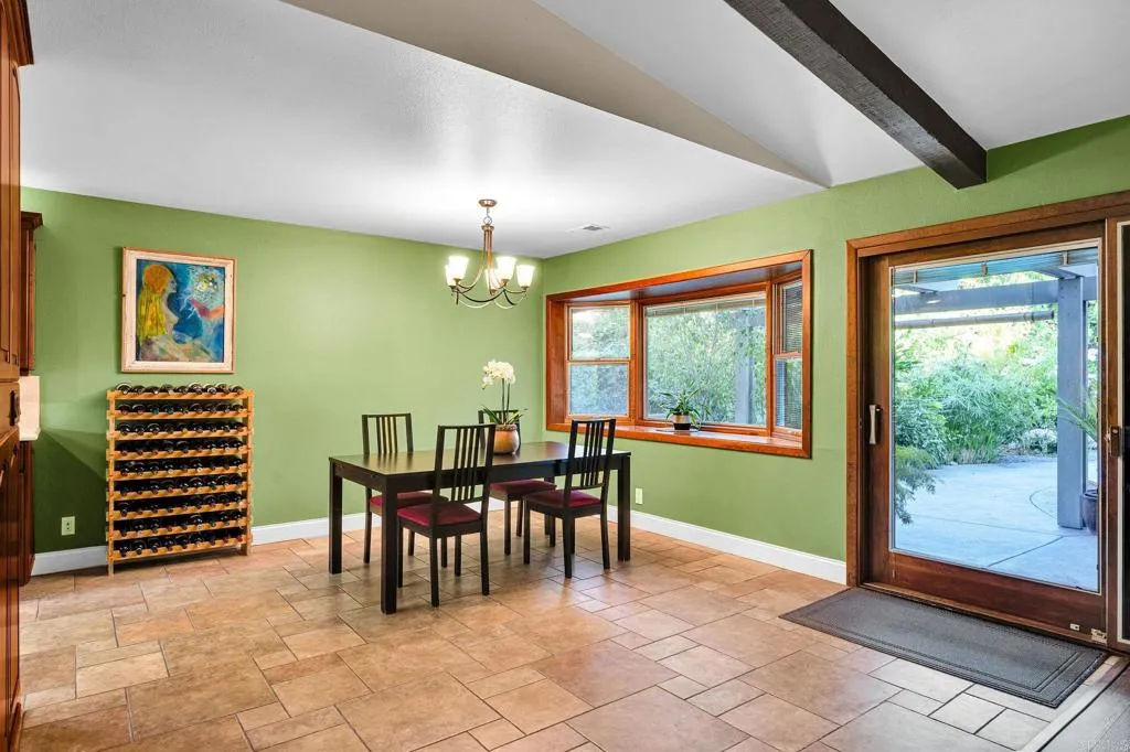 https://cdn.realtyfeed.com/cdn/127/306775471/ebe94e6d697bab7e55dcea34c5b92d64.webp