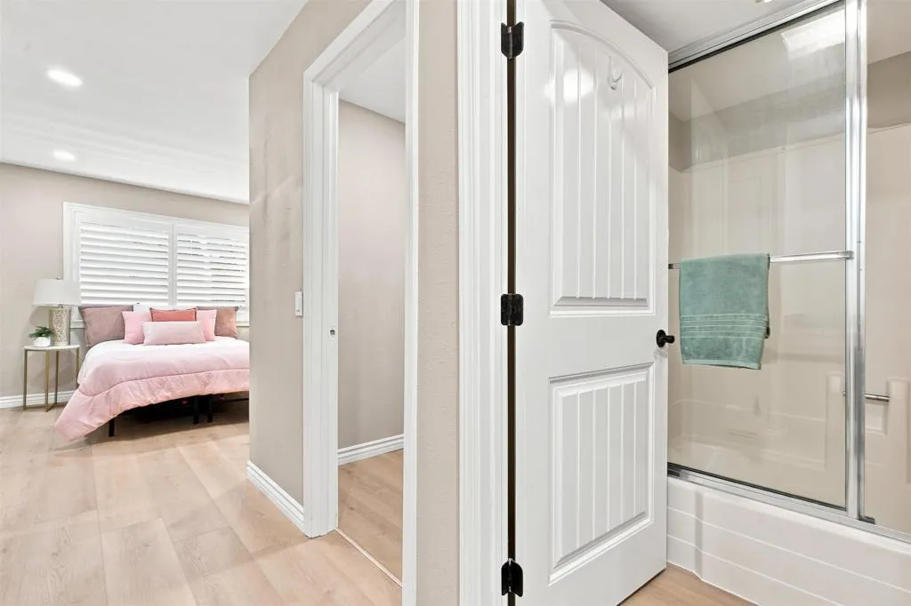 https://cdn.realtyfeed.com/cdn/127/306775475/837f1257ab877942657f3cf709939cd9.webp