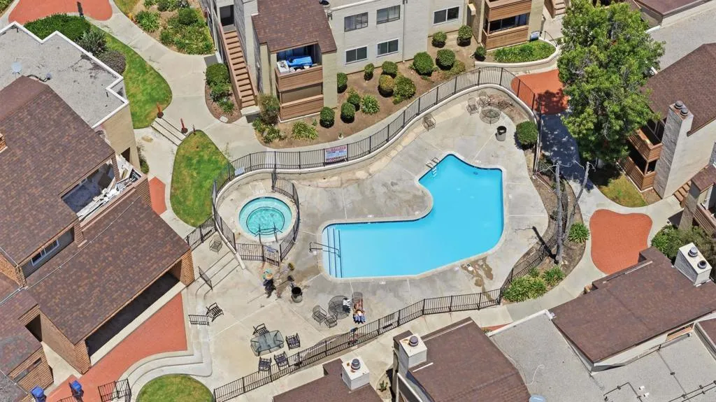 https://cdn.realtyfeed.com/cdn/127/306775475/f6489bf6195f31592e68aa2963bb0069.webp