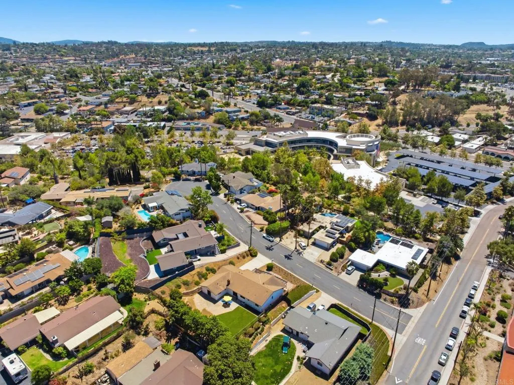 https://cdn.realtyfeed.com/cdn/127/306775476/010c30f9b14d19a3d72f8d5adb624197.webp