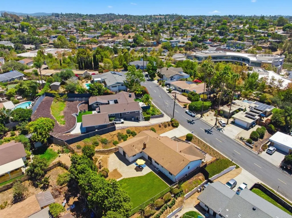 https://cdn.realtyfeed.com/cdn/127/306775476/2916cd2e3592fe23f69e92aafa6c4c2b.webp
