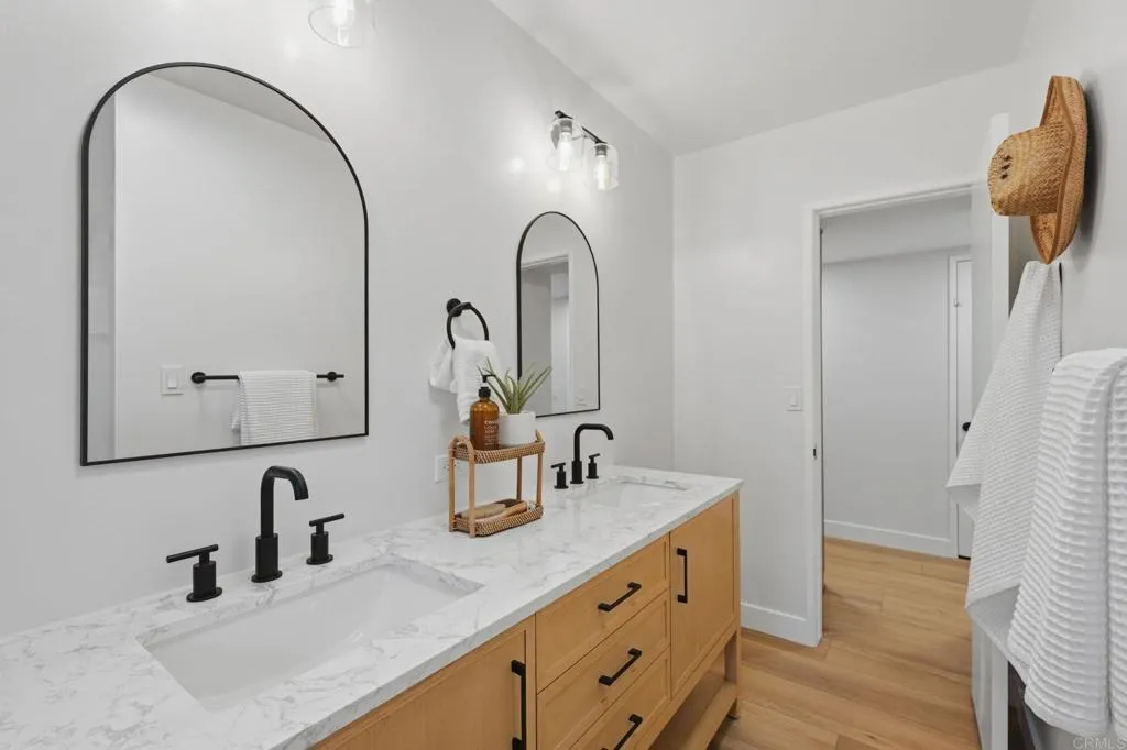 https://cdn.realtyfeed.com/cdn/127/306775476/44c2ee3f7deab81fecd7972d480281fa.webp