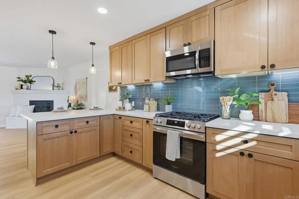 https://cdn.realtyfeed.com/cdn/127/306775476/75ddc8b8f86edd314d75a85d553fe3c0.webp