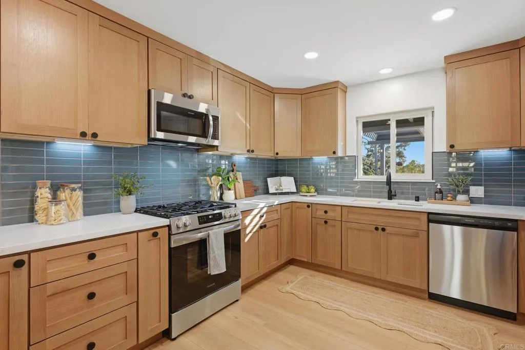 https://cdn.realtyfeed.com/cdn/127/306775476/76c404be9a26ea609a0736de448b6948.webp